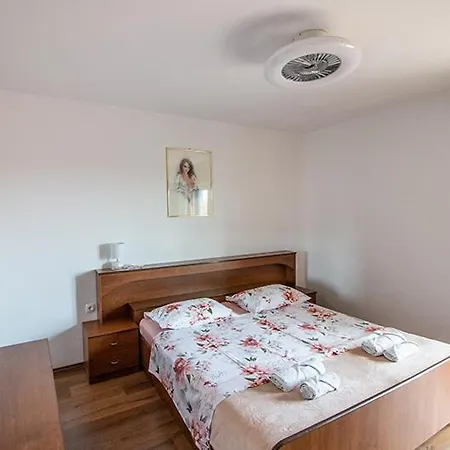 Zvjezdana * Omiš